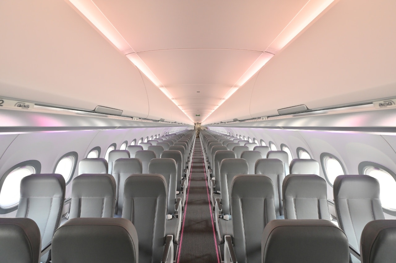 新しい客室仕様「Airspace Premium / プレミアム」の機内の写真
