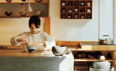 ワド 大阪市中央区南船場4-9-3 東新ビル2F